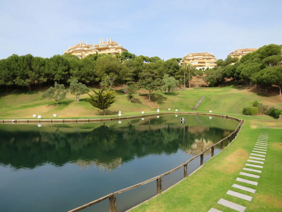 24e27aa5-da15-480f-b0b4-efd4e353597d