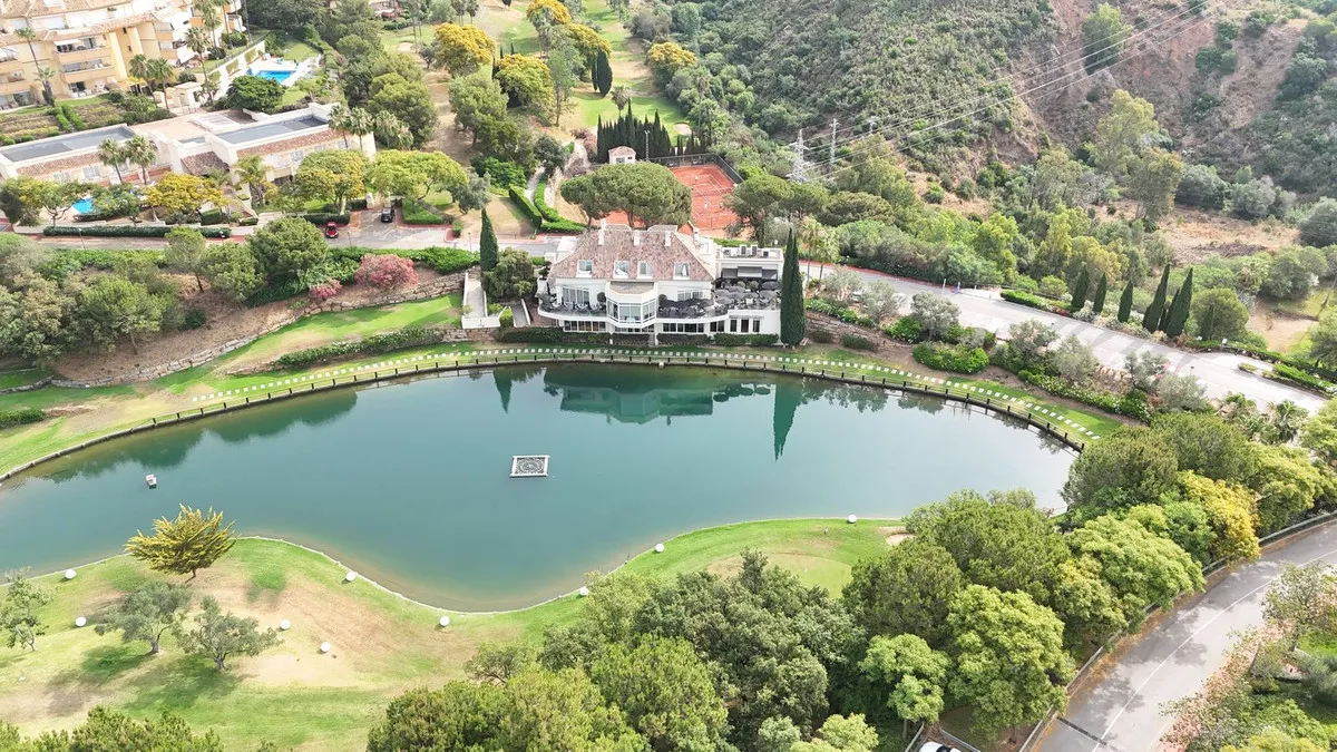 8d37dd86-67f2-4a00-9d50-9b9c3002b544