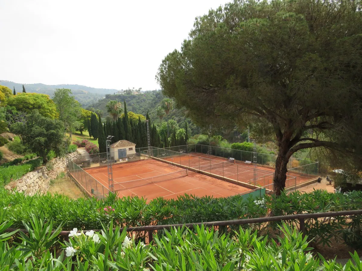 f8c2c295-292a-418c-937a-94811d45269e