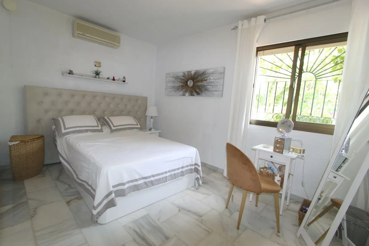 cca1d374-c750-4ba8-b03c-97d759431812