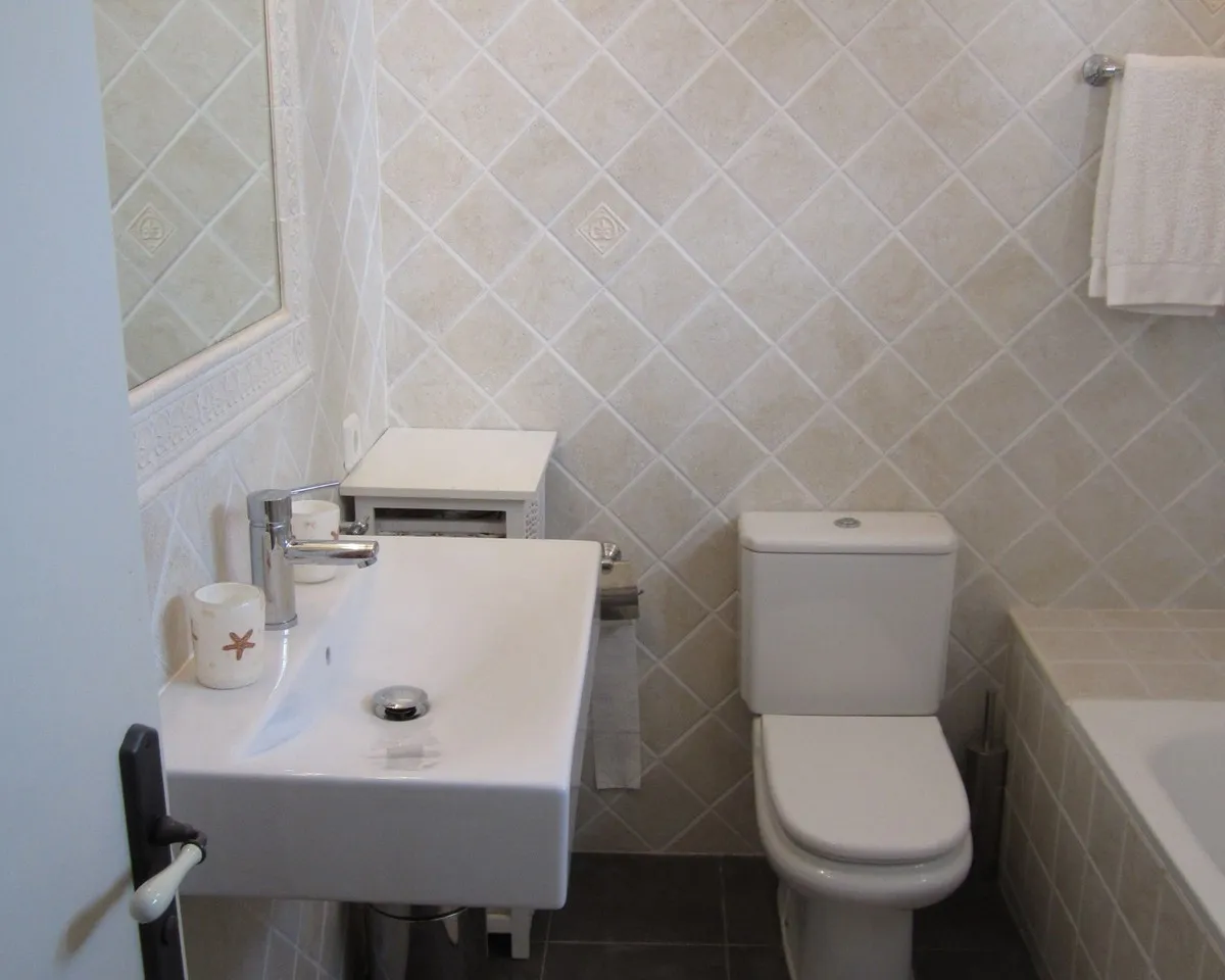 17ed2d1c-372a-4429-8141-f1f46097a828