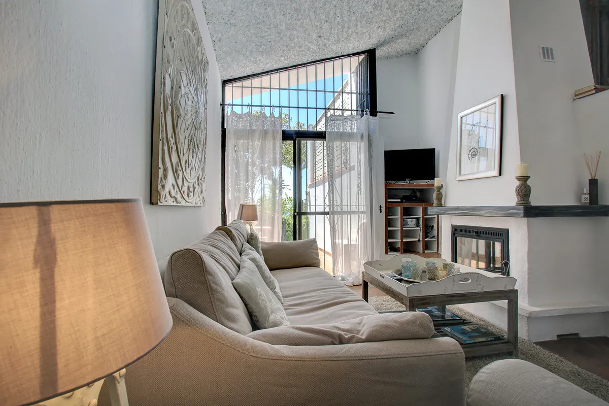 a0cfe6dc-b86e-43b4-b90b-6e932ddaf174