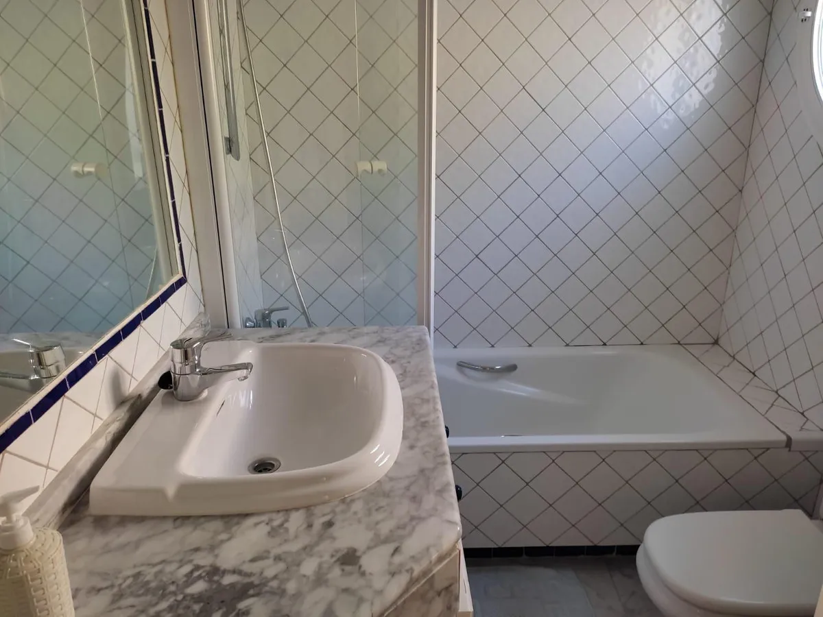 070dc5ea-3a6c-404e-a87c-513a73931721