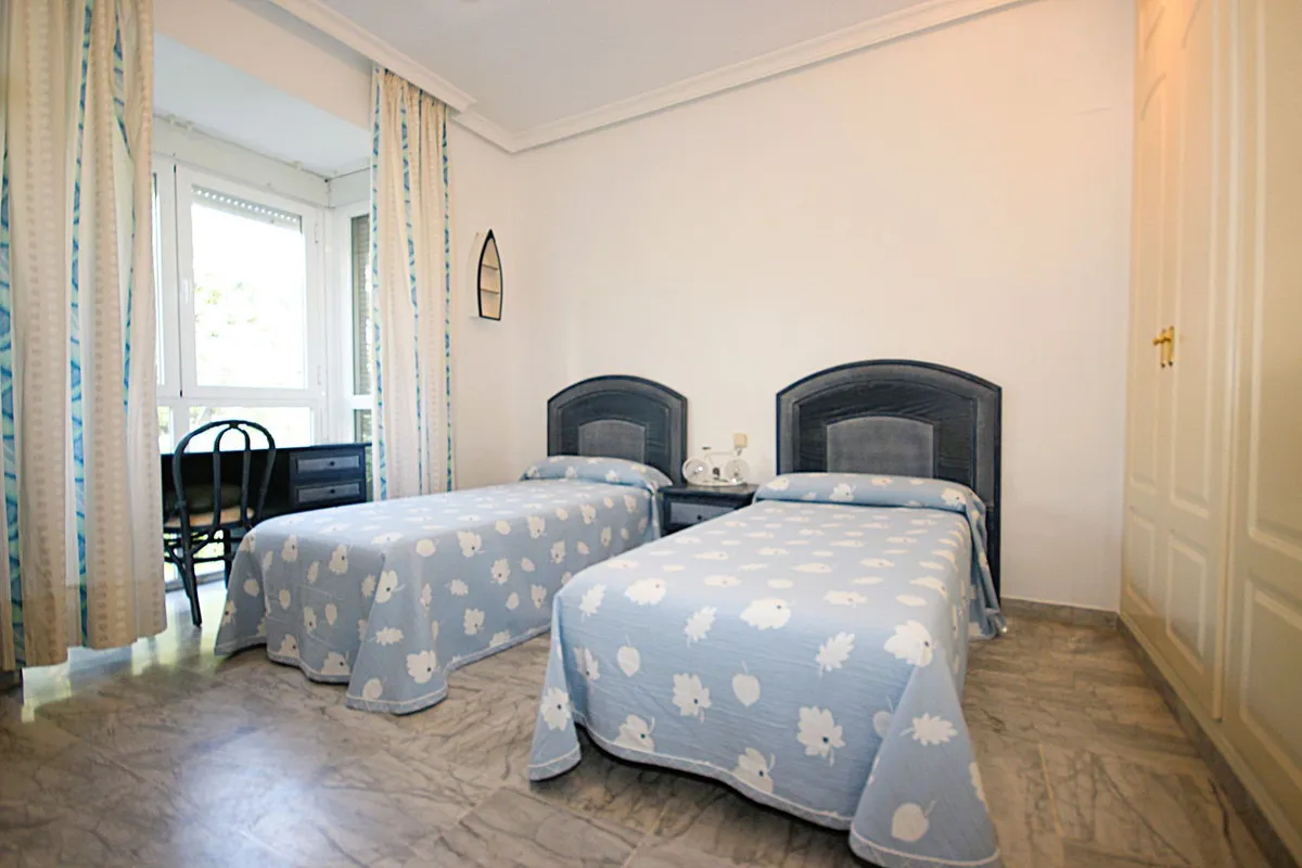 5b0678c5-89d4-4dfd-8fb2-b145e78f519d