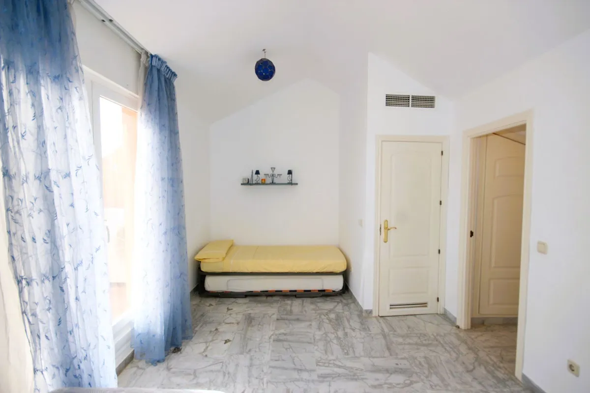 a085b7dc-cbe2-40c9-8100-e16d61245da3