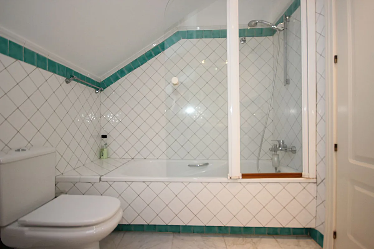 f8402df0-1c9a-4514-96e0-4212c077fcac