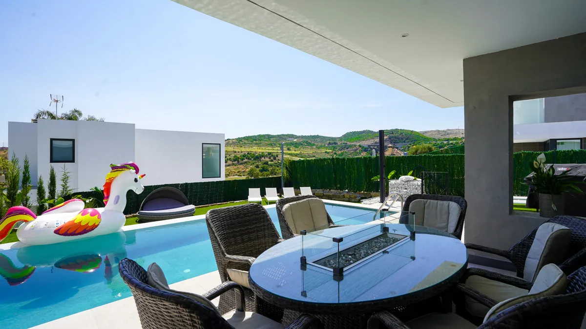 3c38bfe0-a8ec-4aae-88a1-3a9ad50deab8