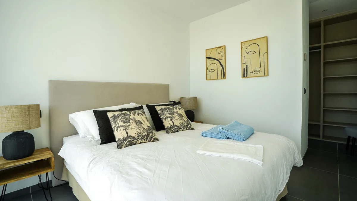 80f830e9-6d20-4ac5-a35d-2e8de8fe766c