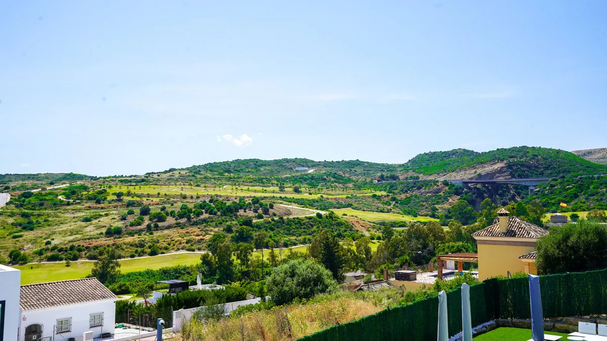 975e19ff-0966-42b7-869c-960da6262561