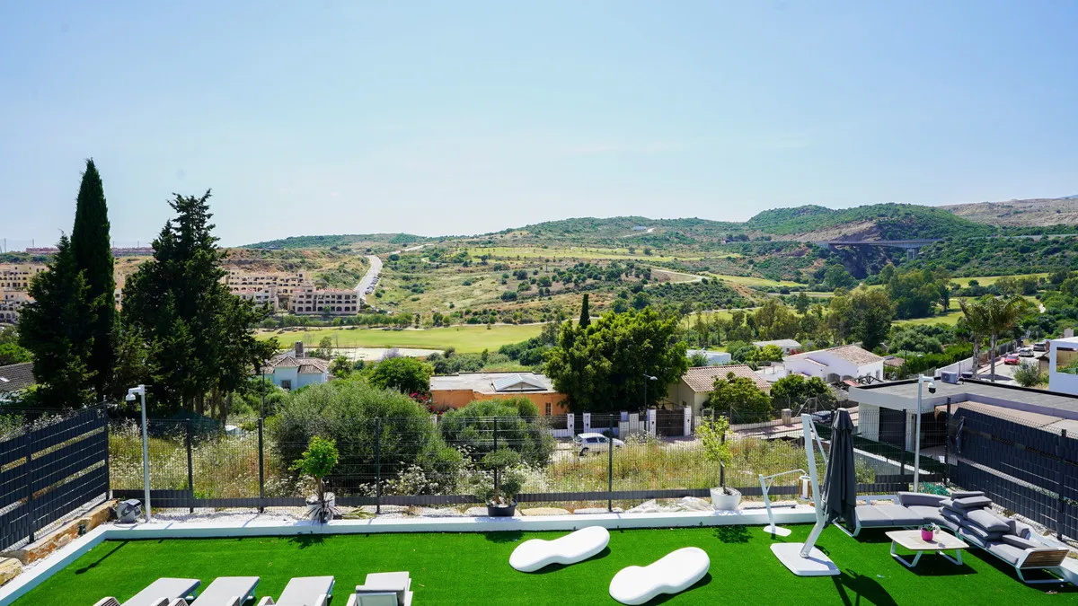 f0b8abc5-46f7-4b37-9c44-d195e9ddcf28