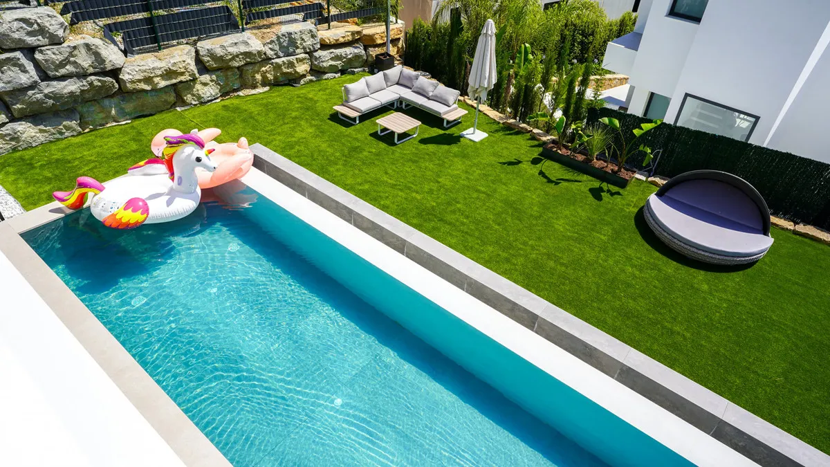 f6da8bf8-ae8a-4222-b5c4-181e04a644b7