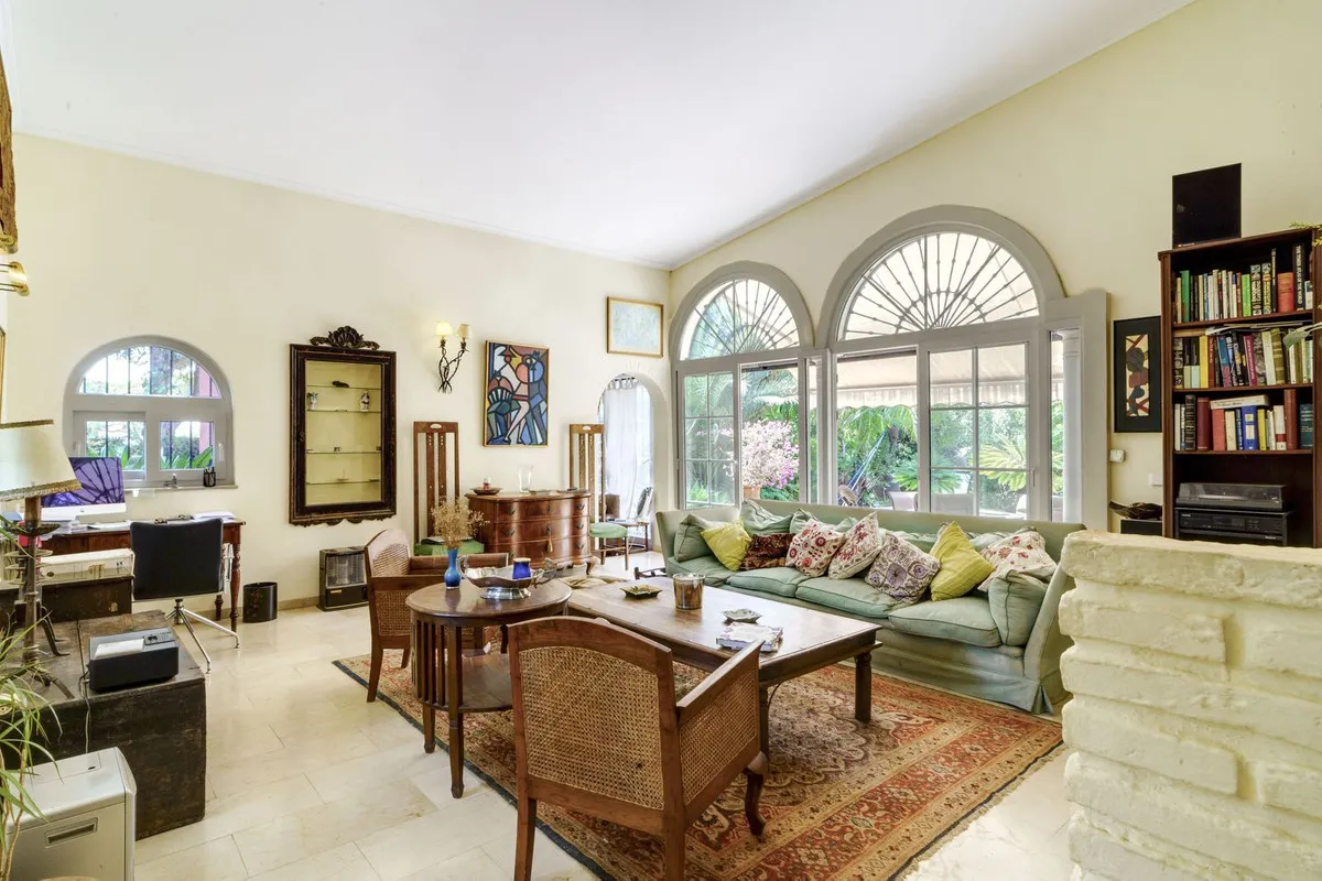 749ee6c7-44fa-4363-a32e-824f16f51b91