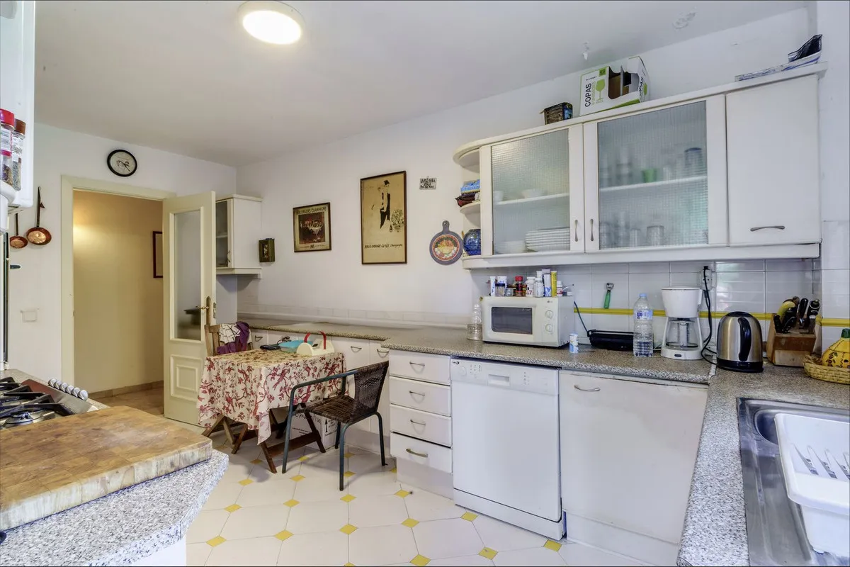 f2e8b4d3-3b99-4ba7-b9cb-24aa4844270f