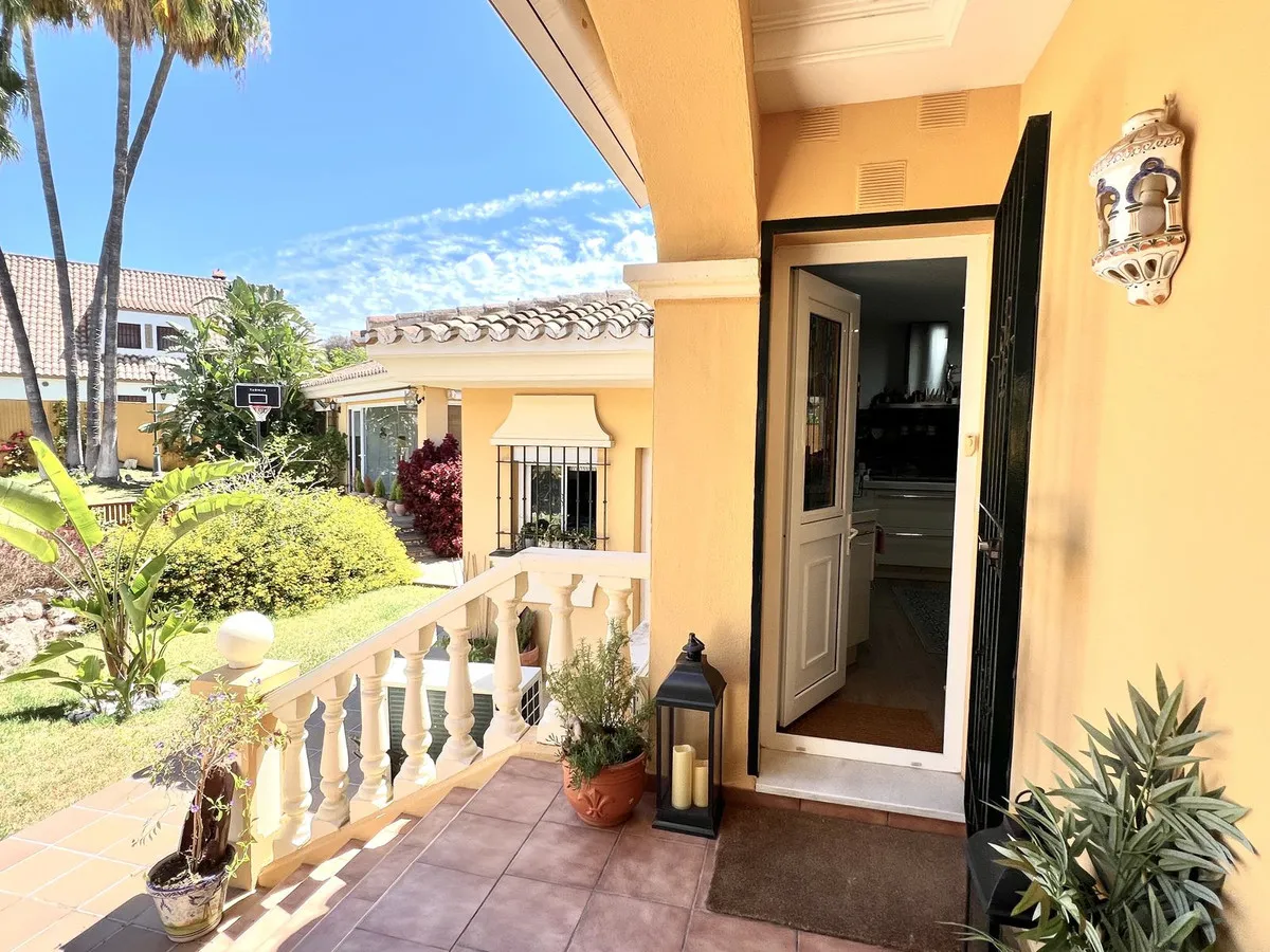 e8ec9ce6-8e71-4561-9d61-e27013dbae63