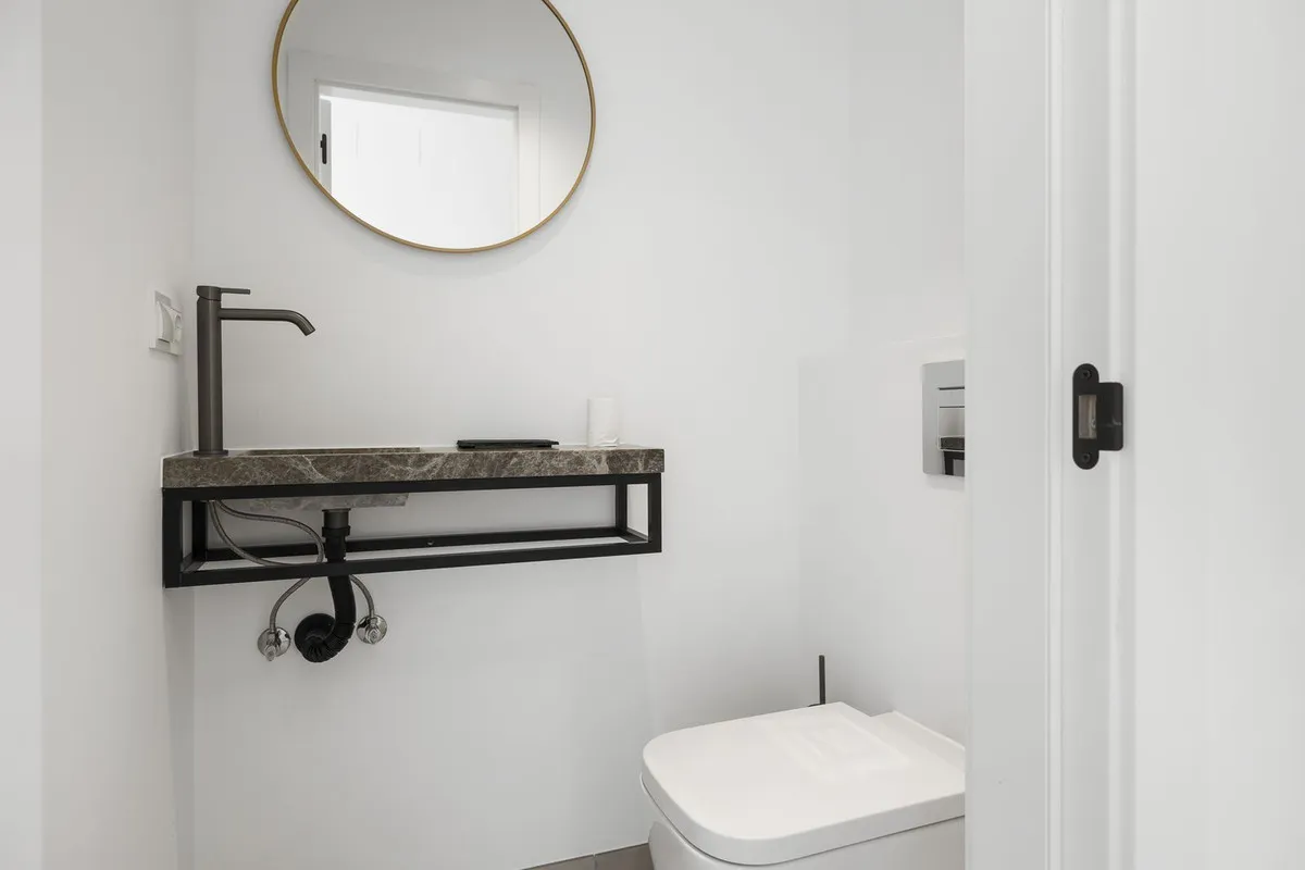 8bc2767f-1354-4b7e-a3b2-02a67da7b909