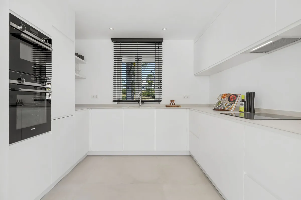 afeaa9bc-438a-4cf8-9b2f-38e83416716d