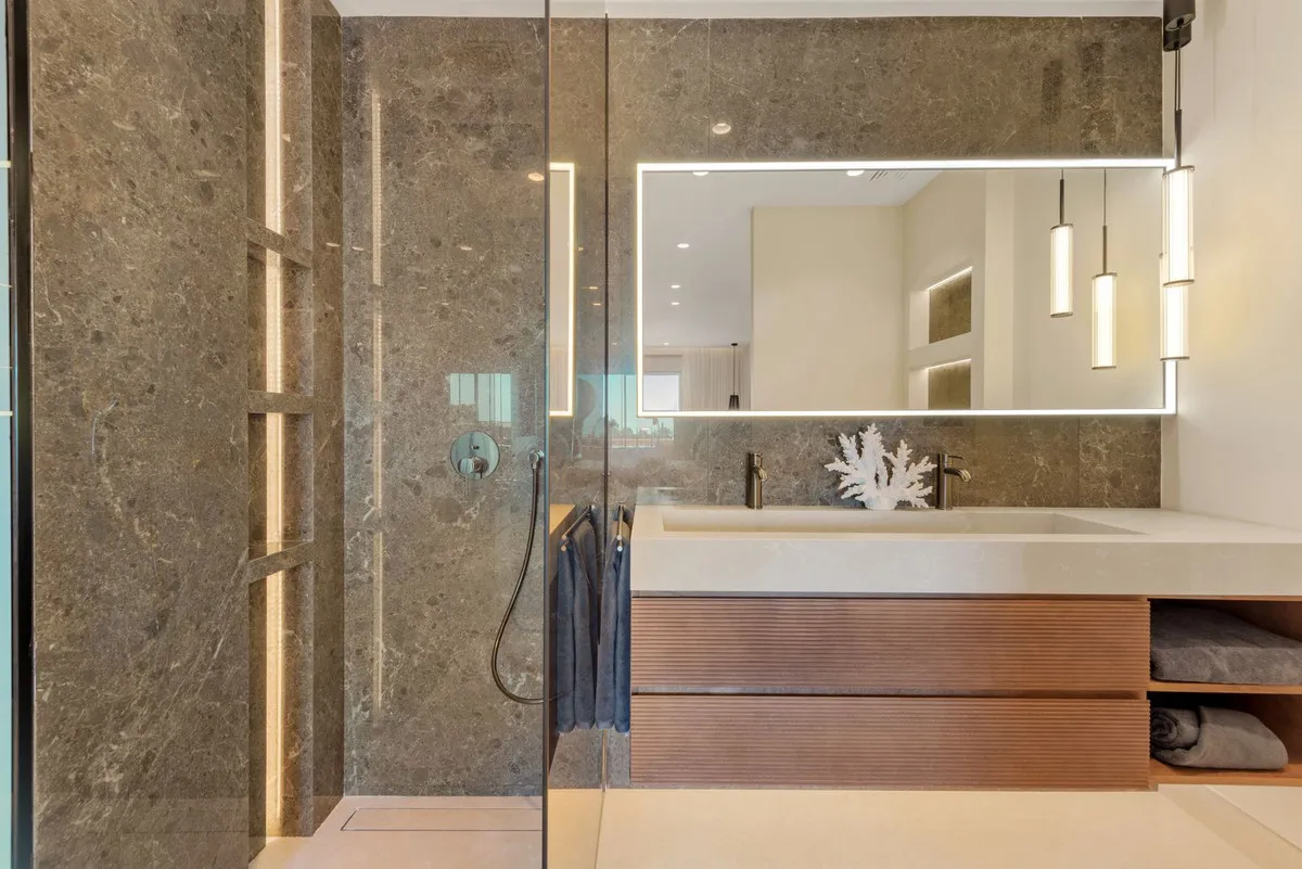 cda1fa52-4d2d-4a9f-a240-e37da8de5b89