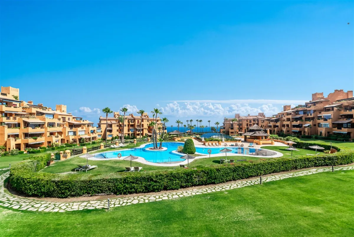 81e8db8f-cef1-4a1f-a4fe-025845b9f0fb