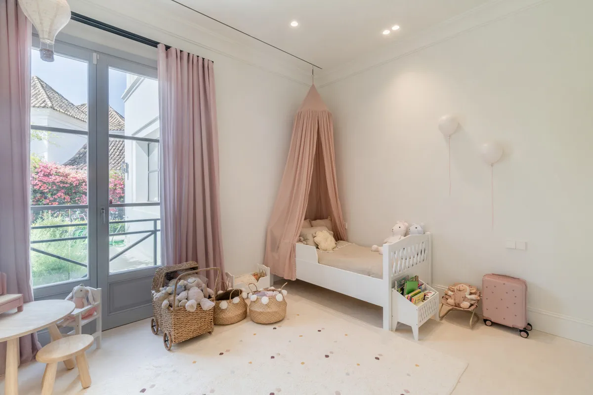 6957391f-d41f-46d8-9763-3c640b09fd74