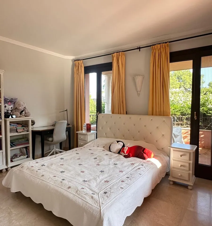 56936549-ea6f-4f97-81a5-73fa84417209