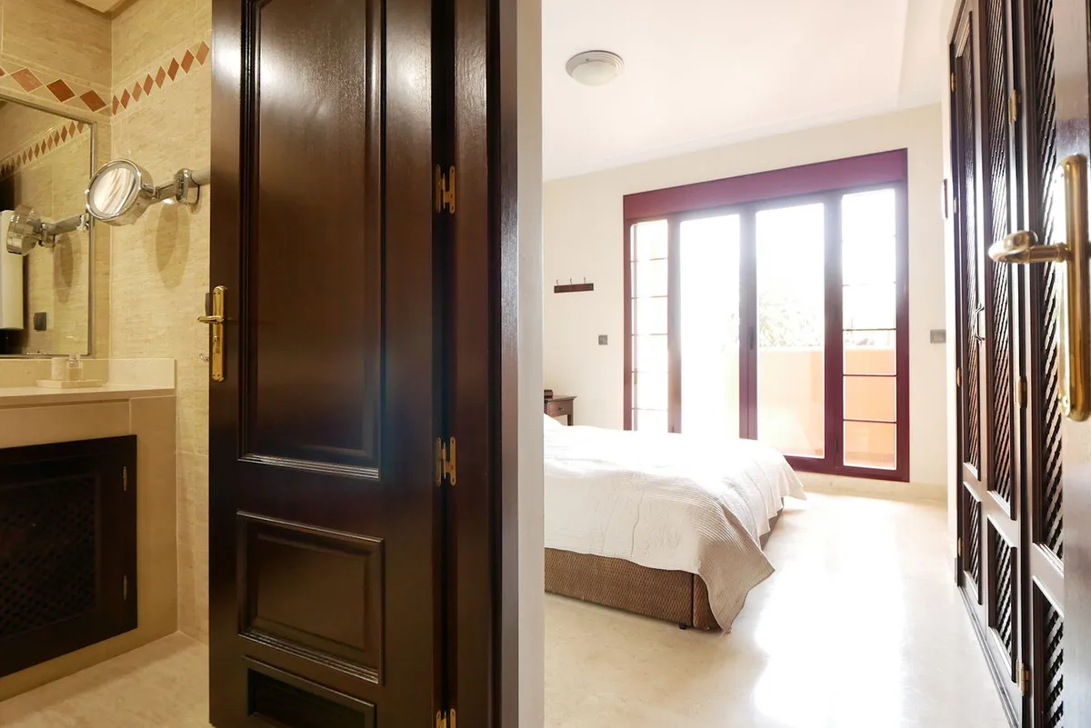 95e8b3a7-abf0-4023-b80f-5a5807e80148