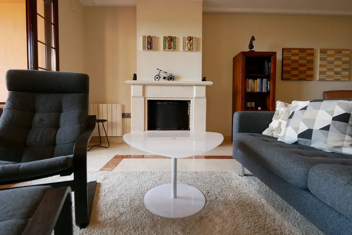 ff53e81a-e8ae-40ff-b948-00d11898e71f