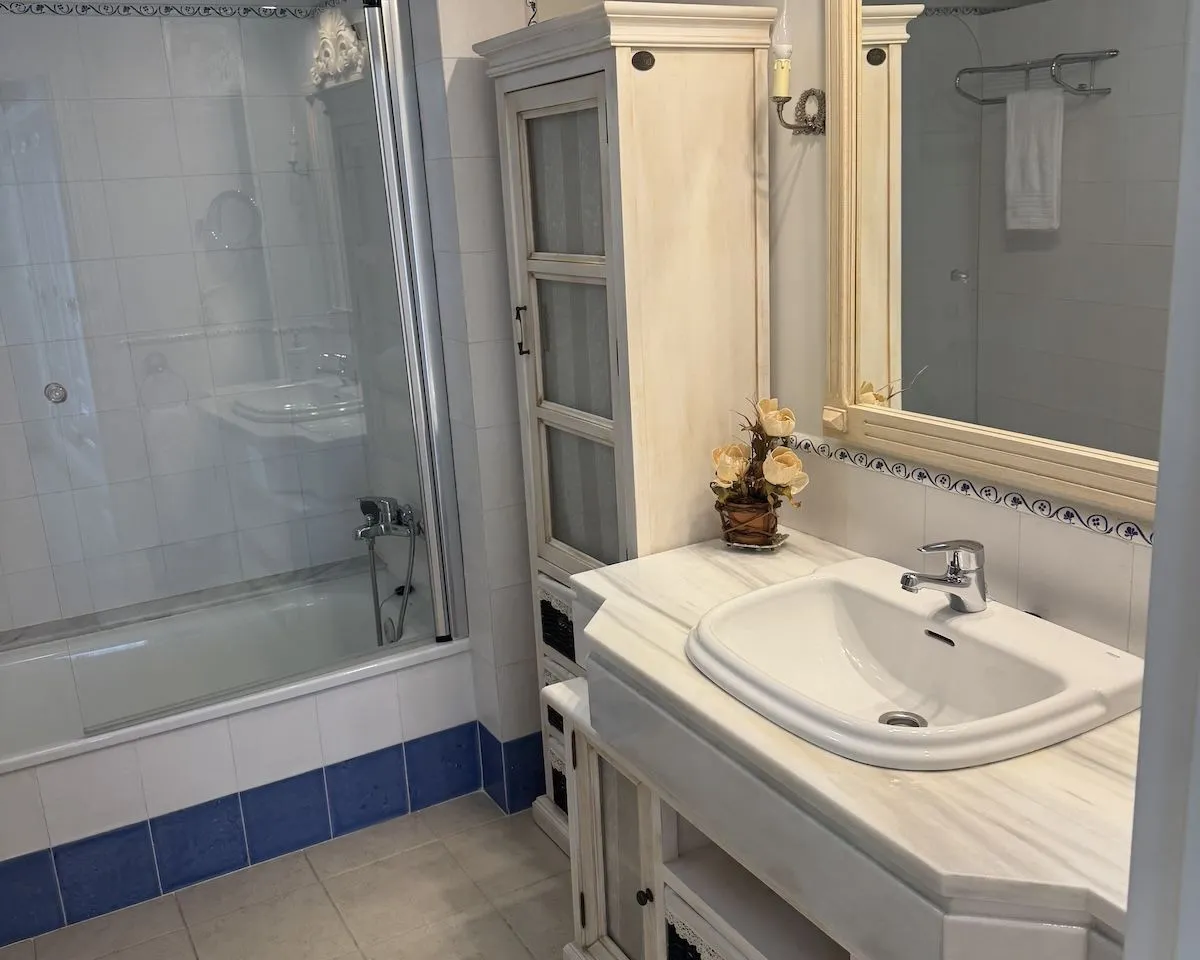 e37b94a2-d79c-4ab6-a49b-69e2835468bc