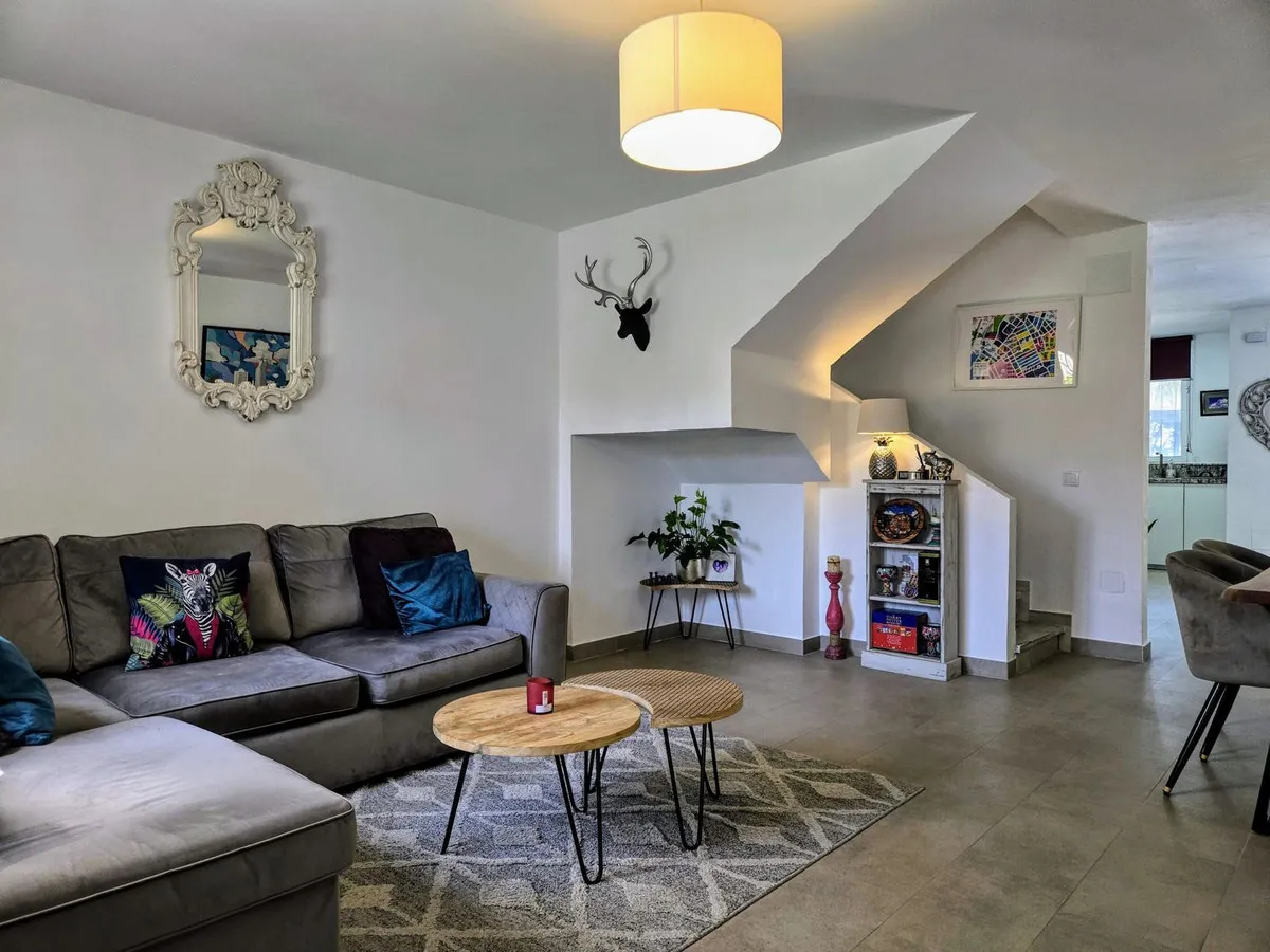 3b33b58d-e1d8-4e01-8c5d-4e49ce21a396