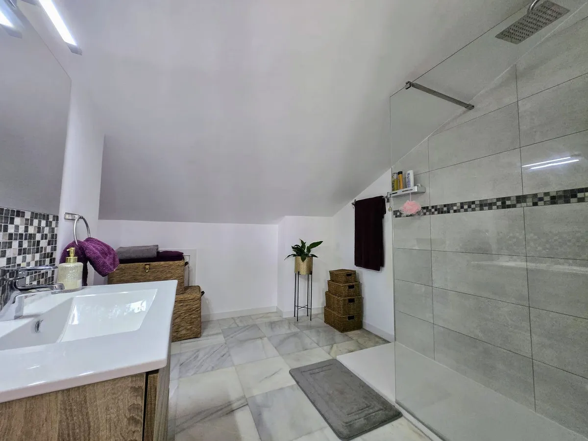 e33d6285-cbff-4727-b0b2-04acabe9c408