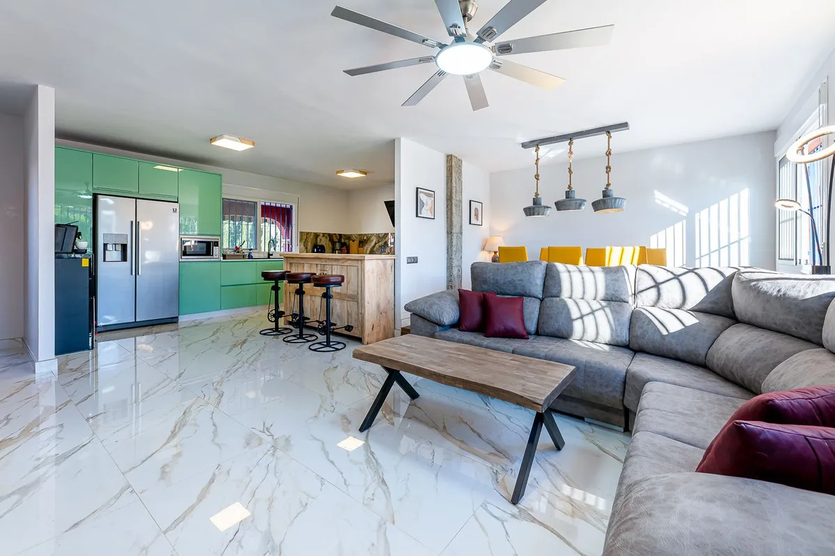 54ee0a45-c3cd-4247-a0cb-21c371f79599