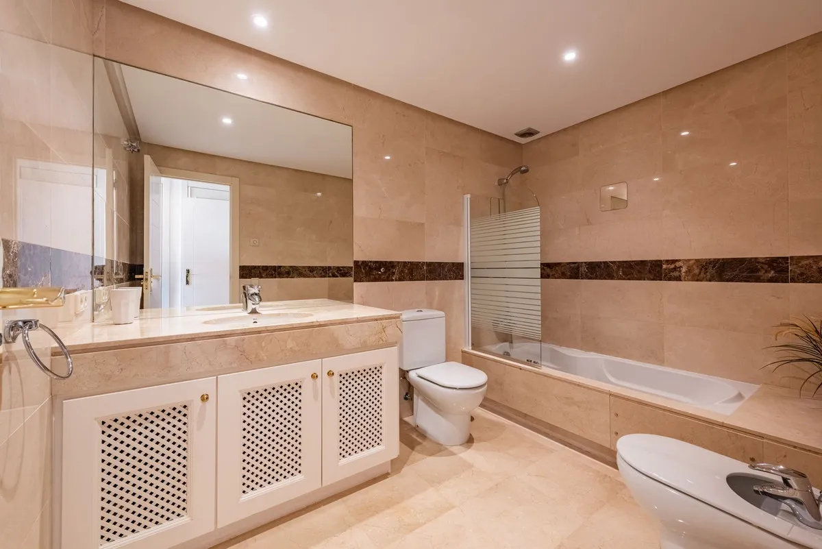 c75f6a41-e2a0-443c-8101-0f6381e59b54