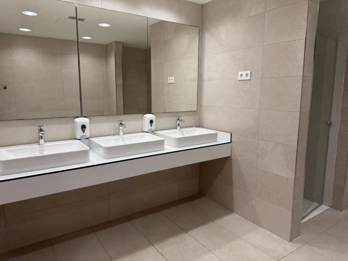 60c99dc4-da17-4382-85a7-cff790326039