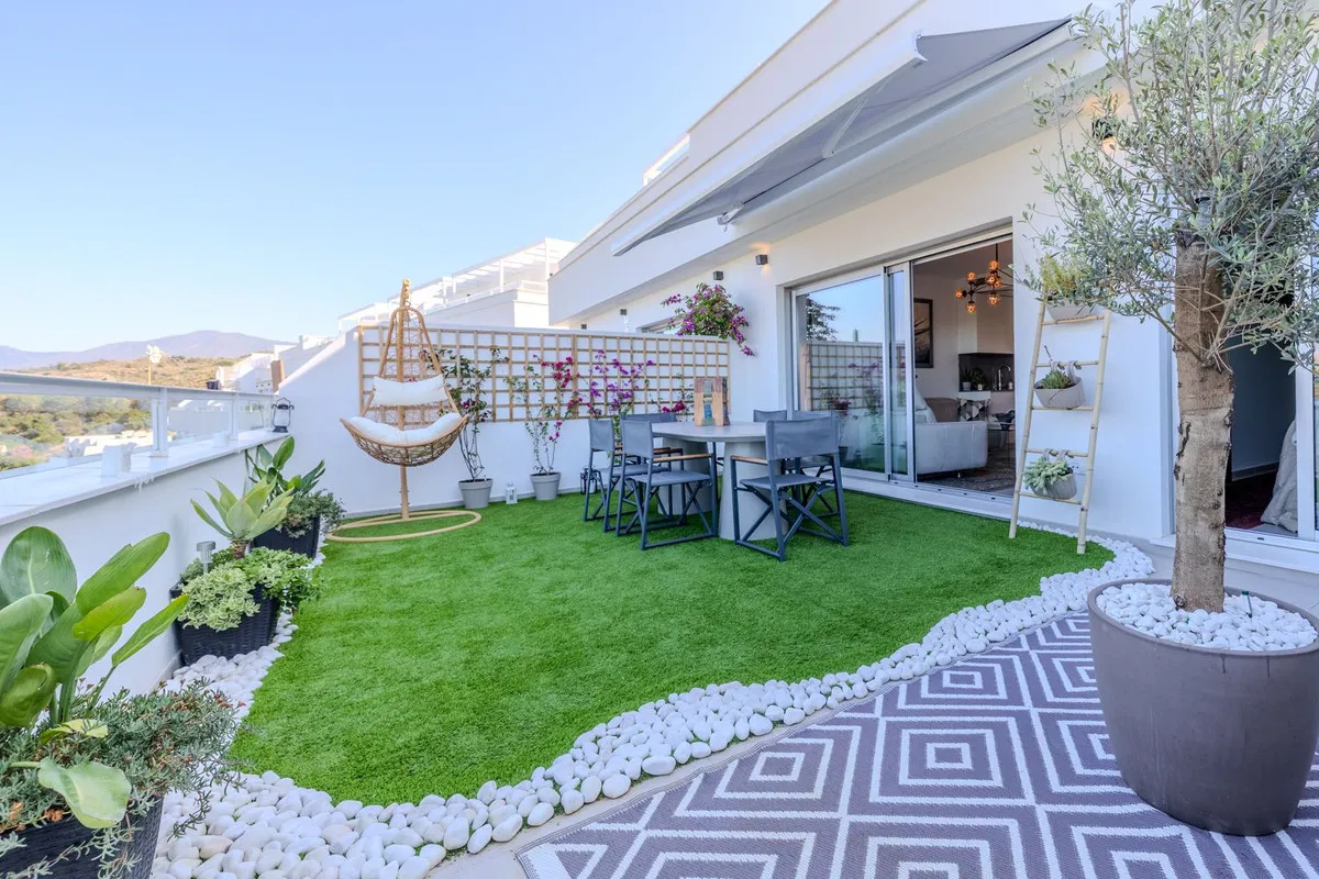 8c79424f-d673-4b1f-ba8d-2f329d415f3c