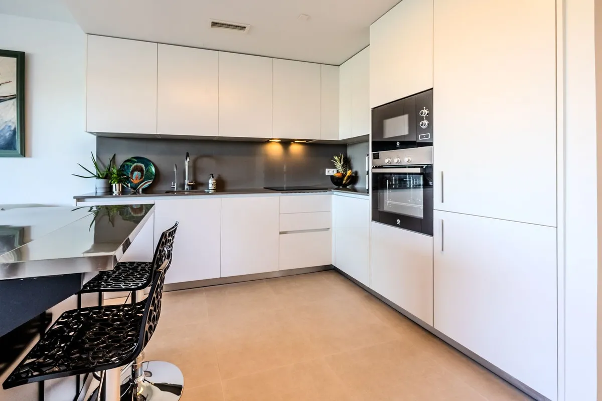 c6377393-82fb-45d0-a991-81b2c382a514