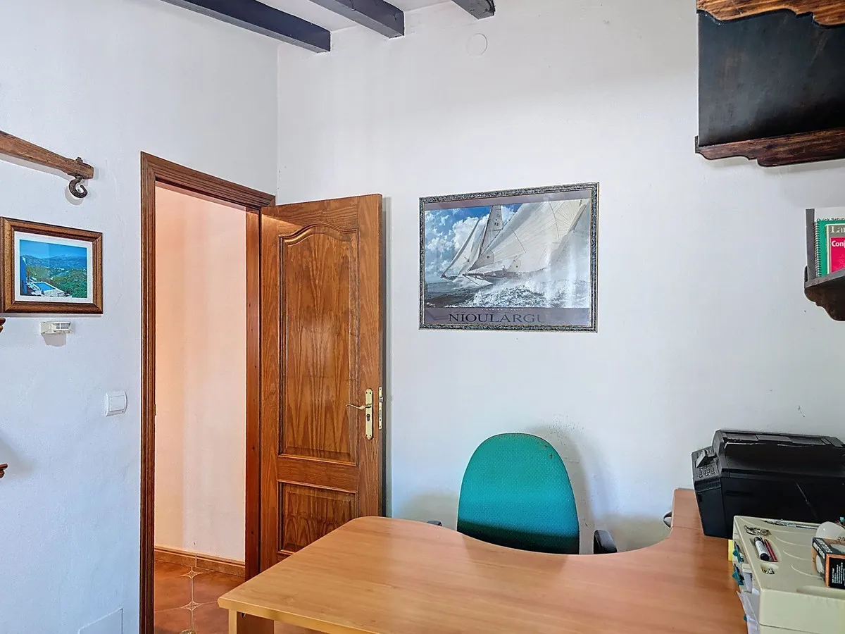 1fe5a708-6380-4fca-be9f-05f8f6b03a89