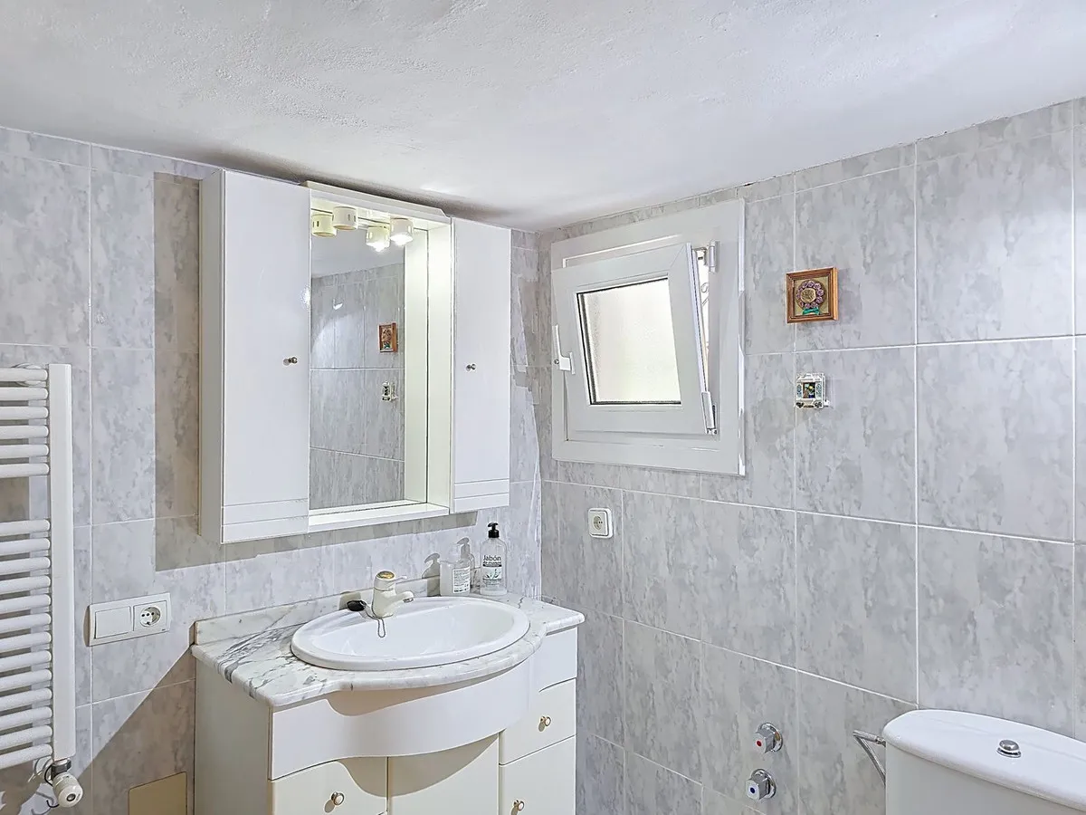 59d16d8c-0947-4cd1-b083-1fd15baa934f