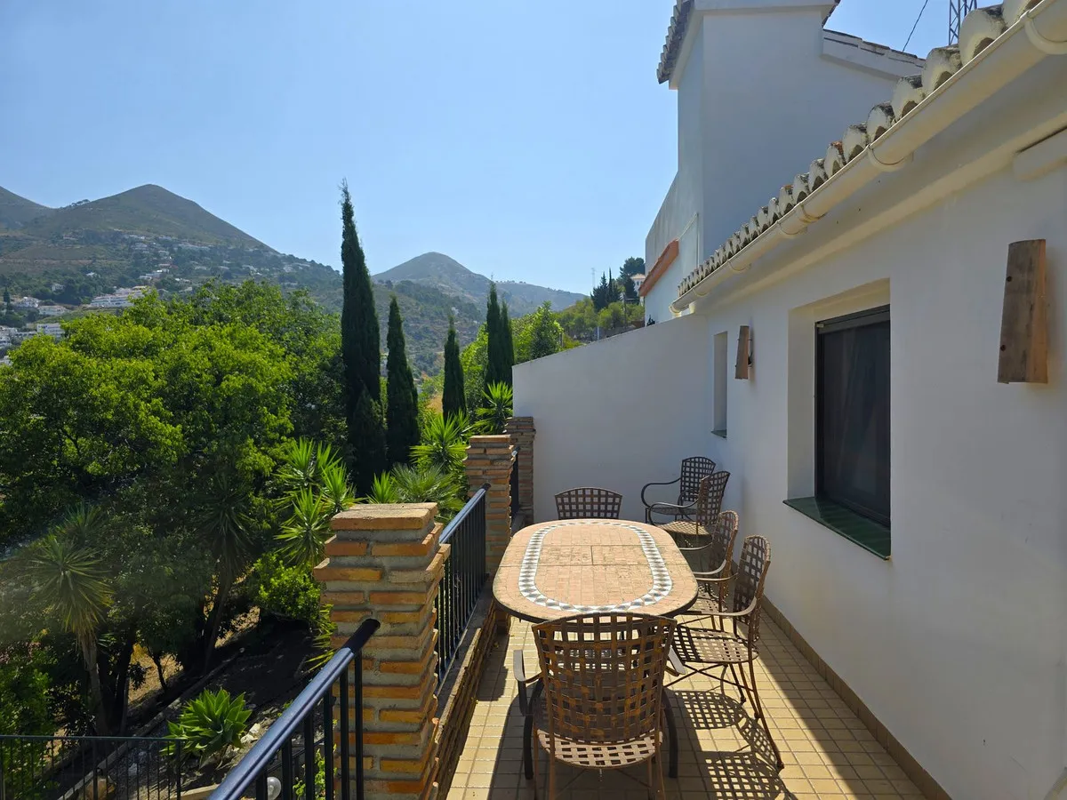 990d6af4-0763-40e4-8218-976d96d1fbae