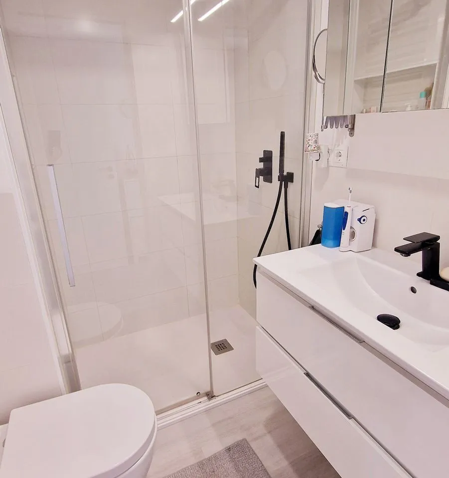 8704dacf-044c-40a7-aecc-bd54973182d6