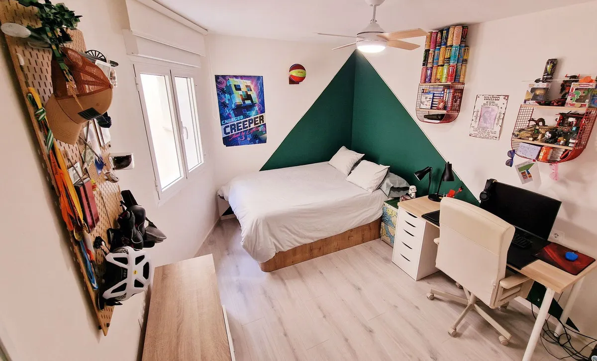 cb2ae1ea-3300-4be4-9abf-cca9be13820d