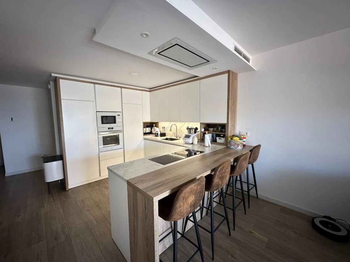 21621dd4-0b78-48ac-856a-501693f1cf76