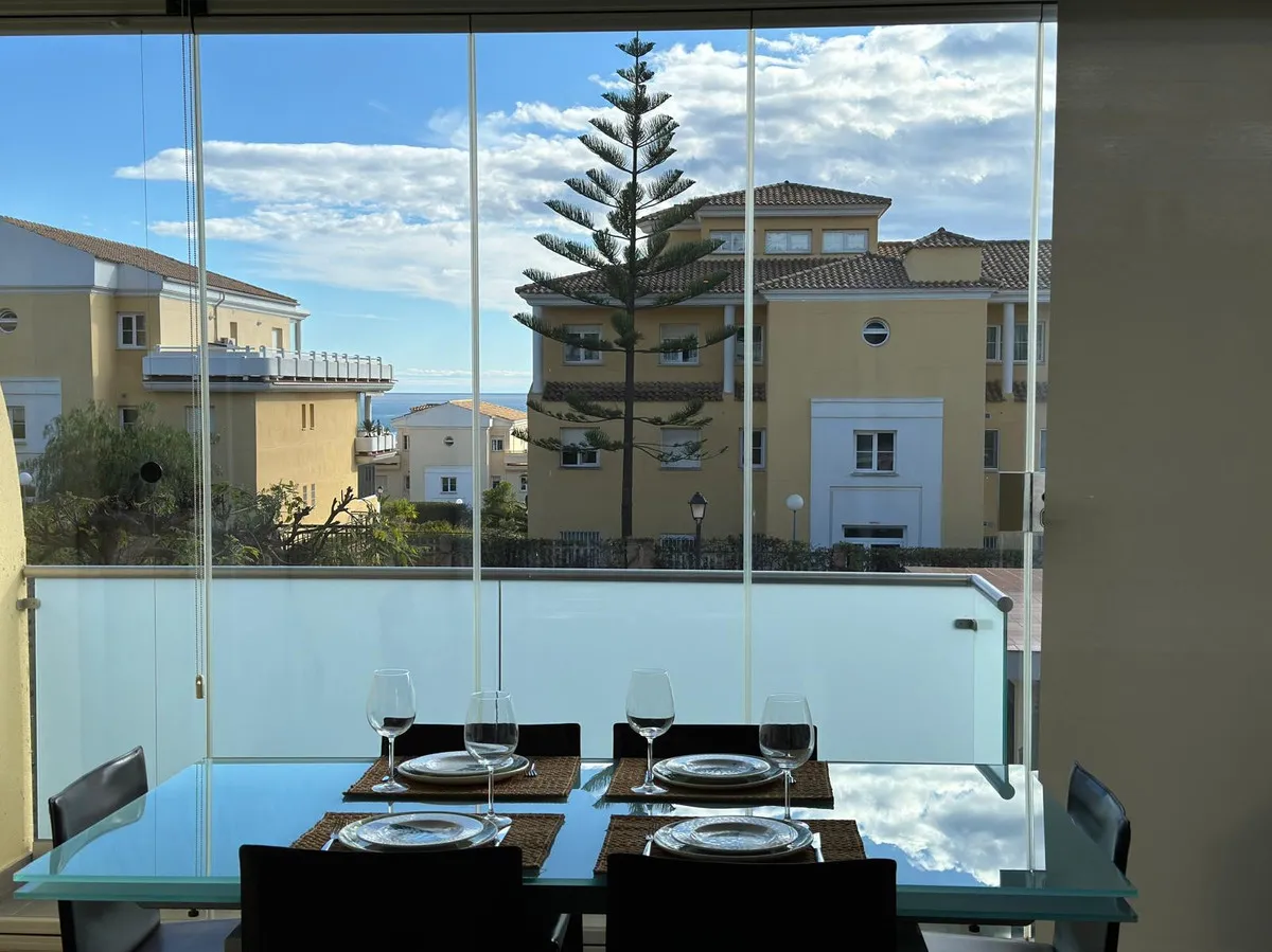 3ec0c1ab-5ec9-47b2-82f4-797ea43abe3e