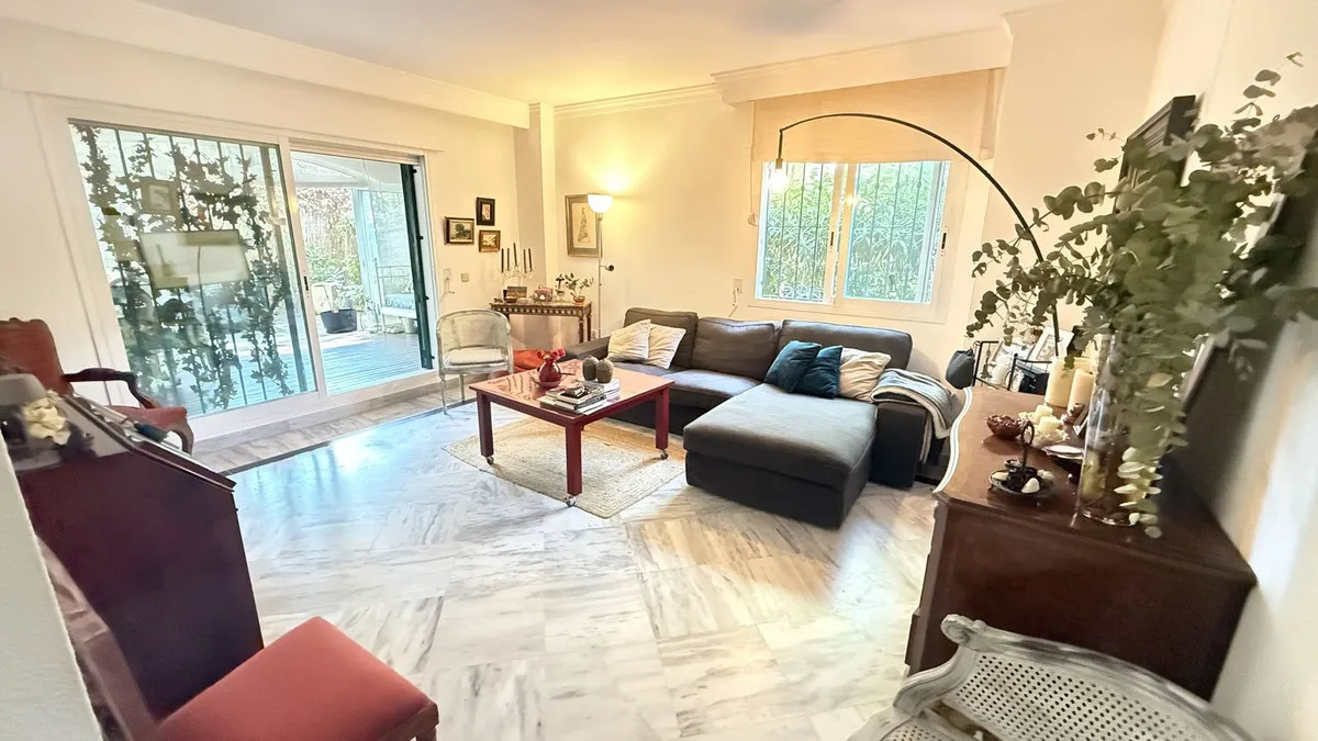 38e096e7-ff0d-4959-8aac-ef85f635fa7d