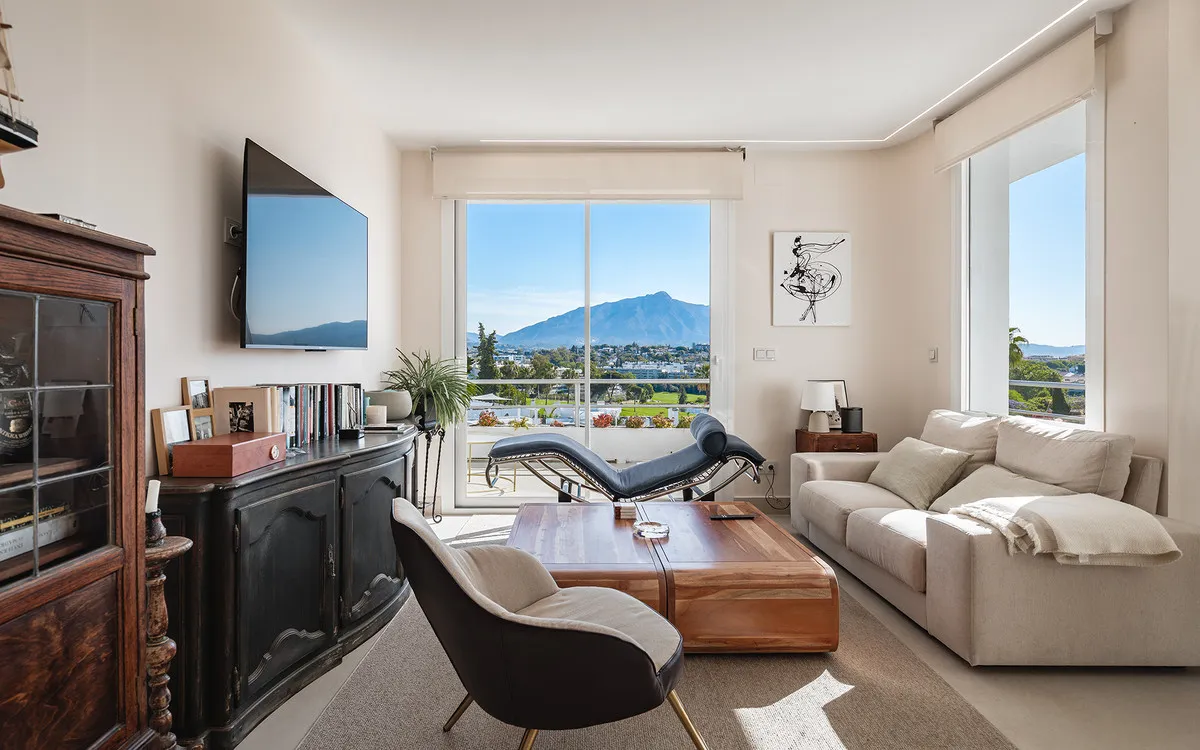 5e59ea82-b915-4eea-8082-cf036c256d53