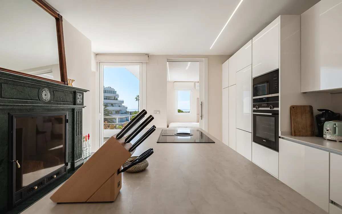 77ab6e0d-0637-45c1-835a-3330f7c16788