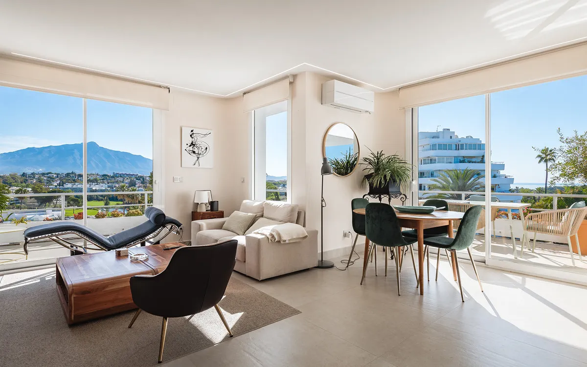 d0d413d6-b804-43d9-9783-d575682be21e