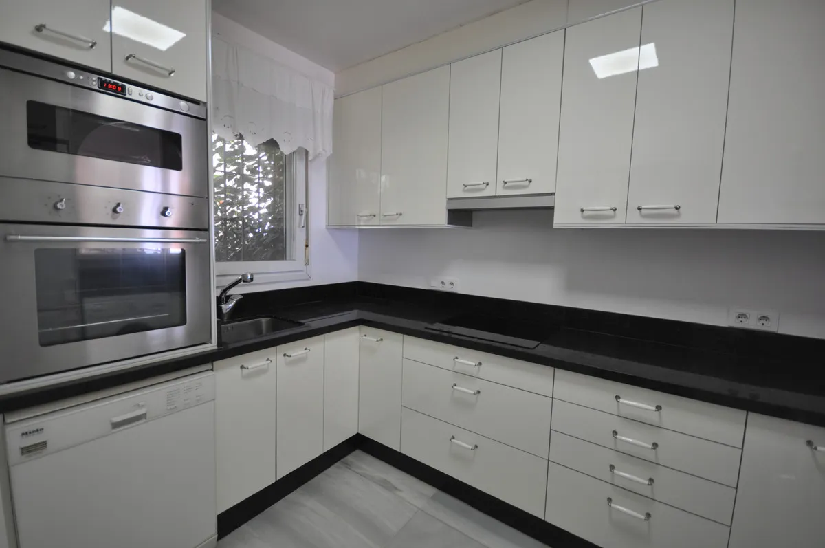 898ec8f6-db92-429b-a439-abb488dd2853