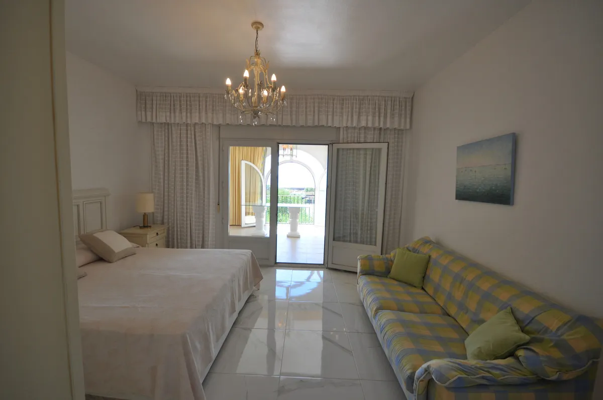 949b4bc9-5b95-4d65-9a2e-ab59bc8bc22a