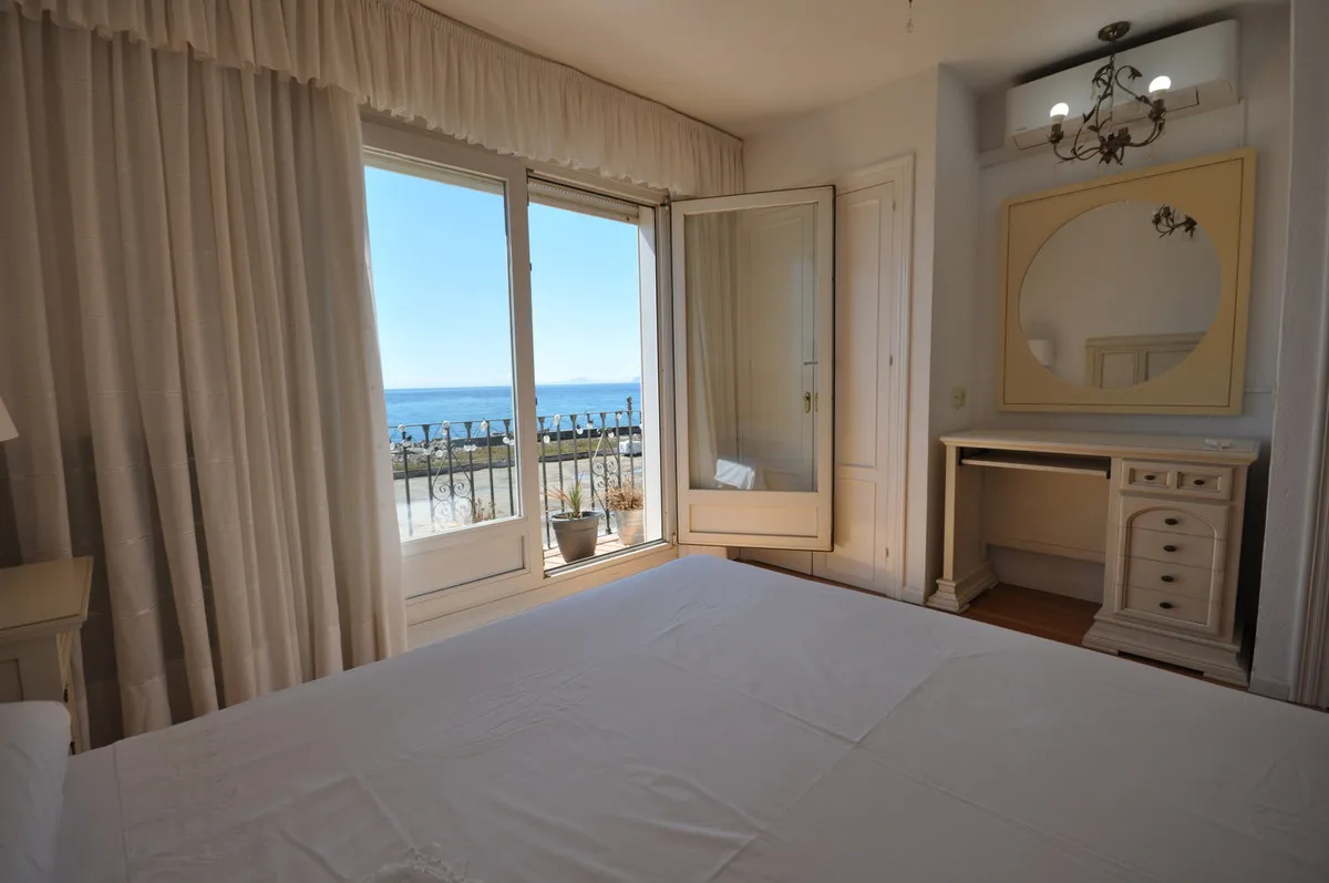 9845e735-113e-43f6-9085-326b38f5c60a