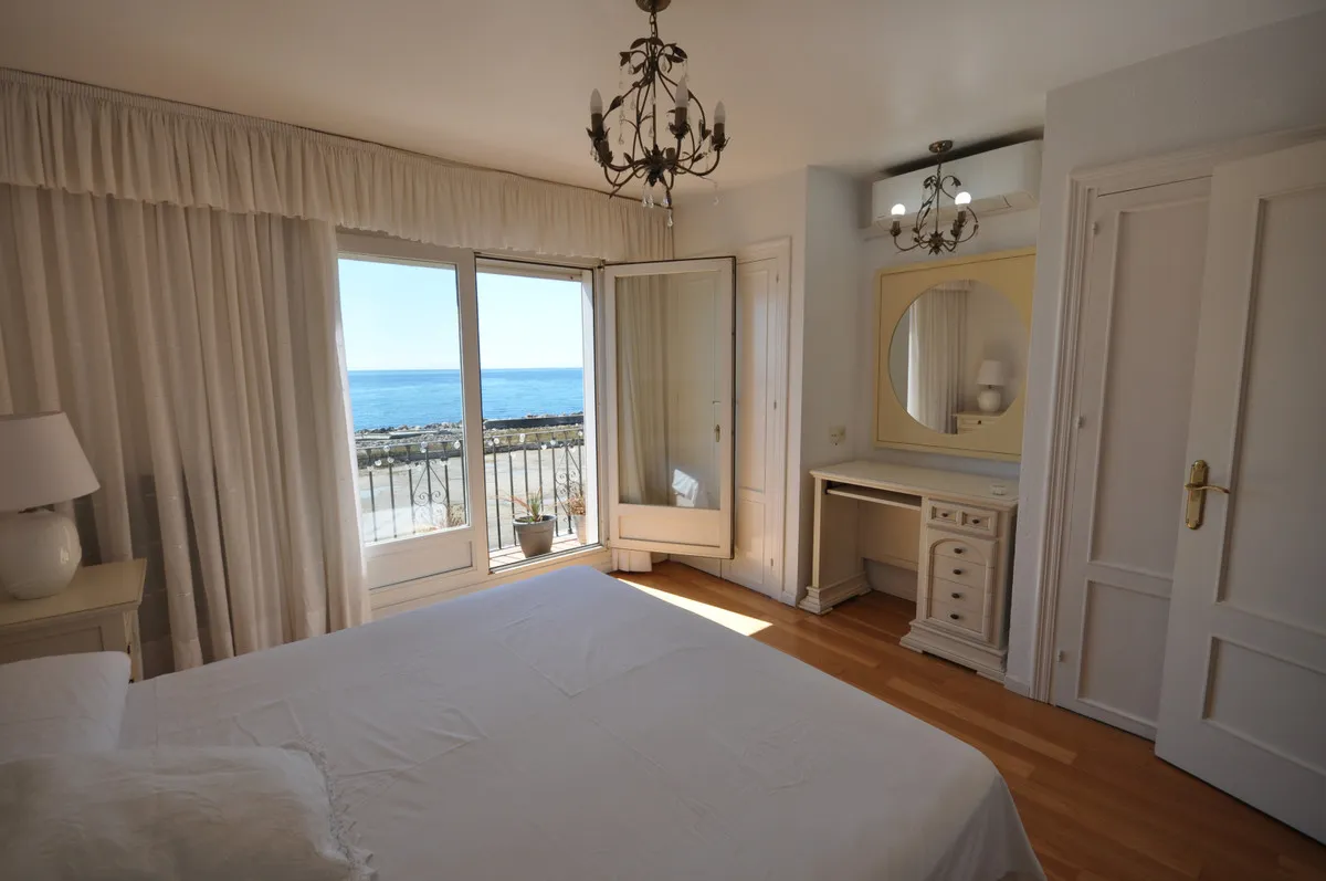 df8087e8-dd8d-4397-ad89-5298283e78ed