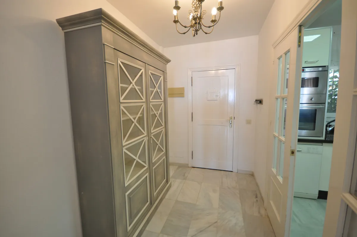 e4c3f6e6-73d4-4fa9-a597-6f117cf4b73a